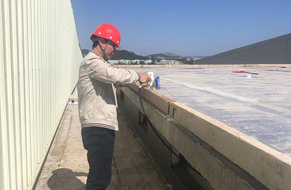 el amplificador de se&ntilde;al est&aacute; instalado en la base de reproducci&oacute;n. Cobertura de se&ntilde;al de &aacute;rea completa 02