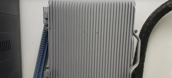 Install-outdoor-signal-booster03